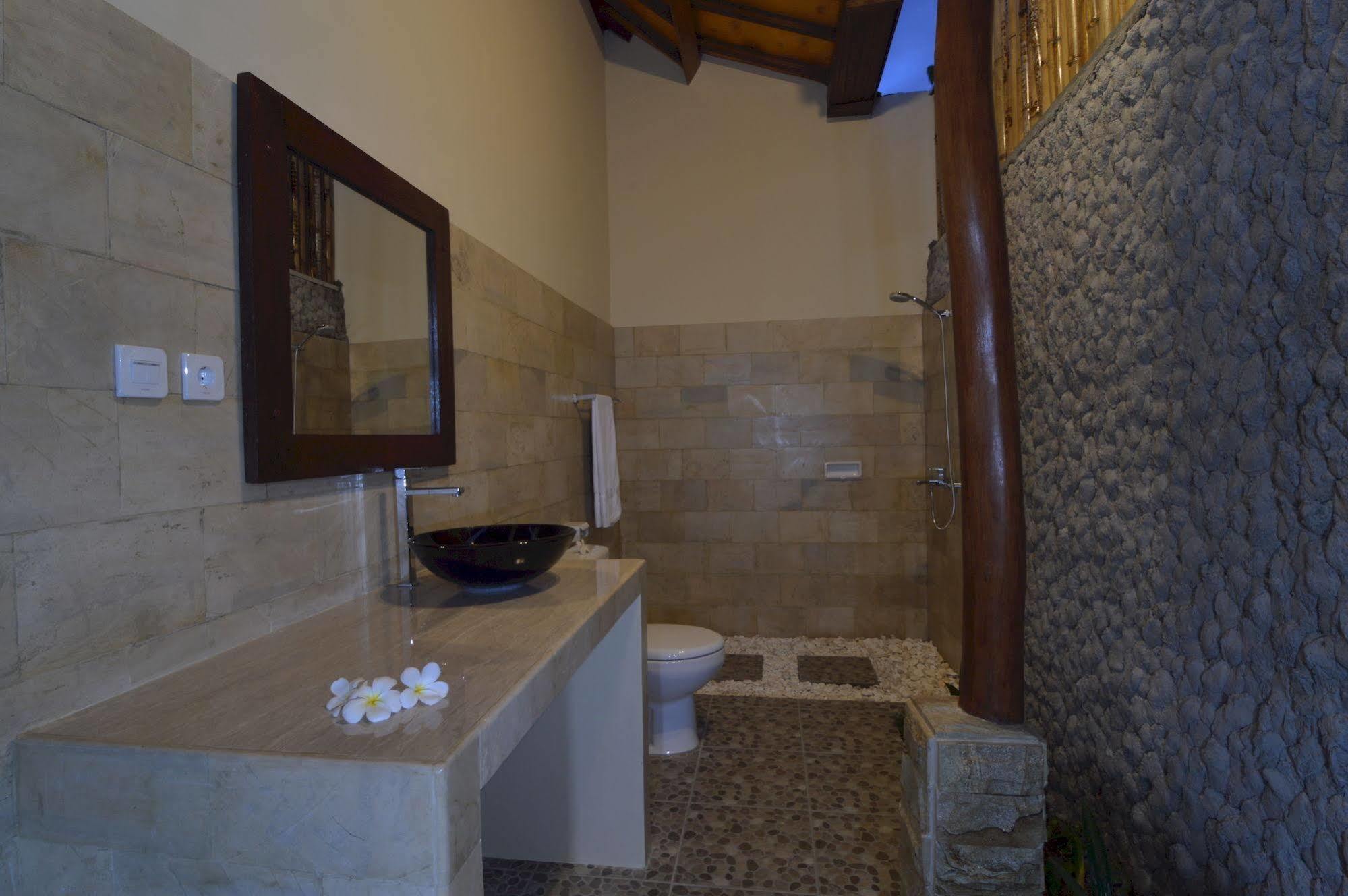 Shu Villa Lombok Kuta  Ngoại thất bức ảnh